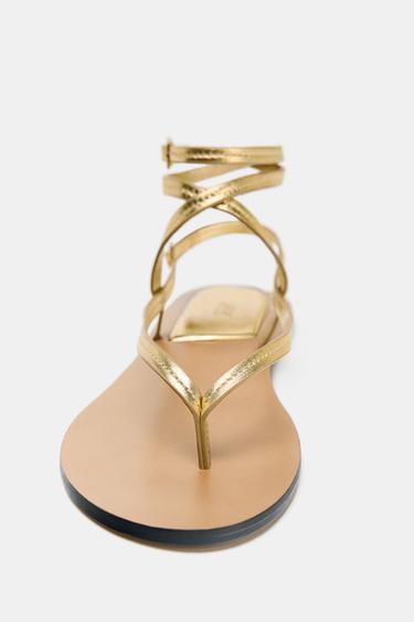 SANDALES À BRIDES EN CUIR EFFET MÉTALLISÉ - Or de Zara - Image 3