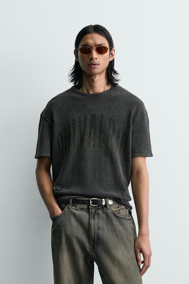 BLUZË THURJE E ZBARDHUR ME STAMPIM - E zezë nga Zara