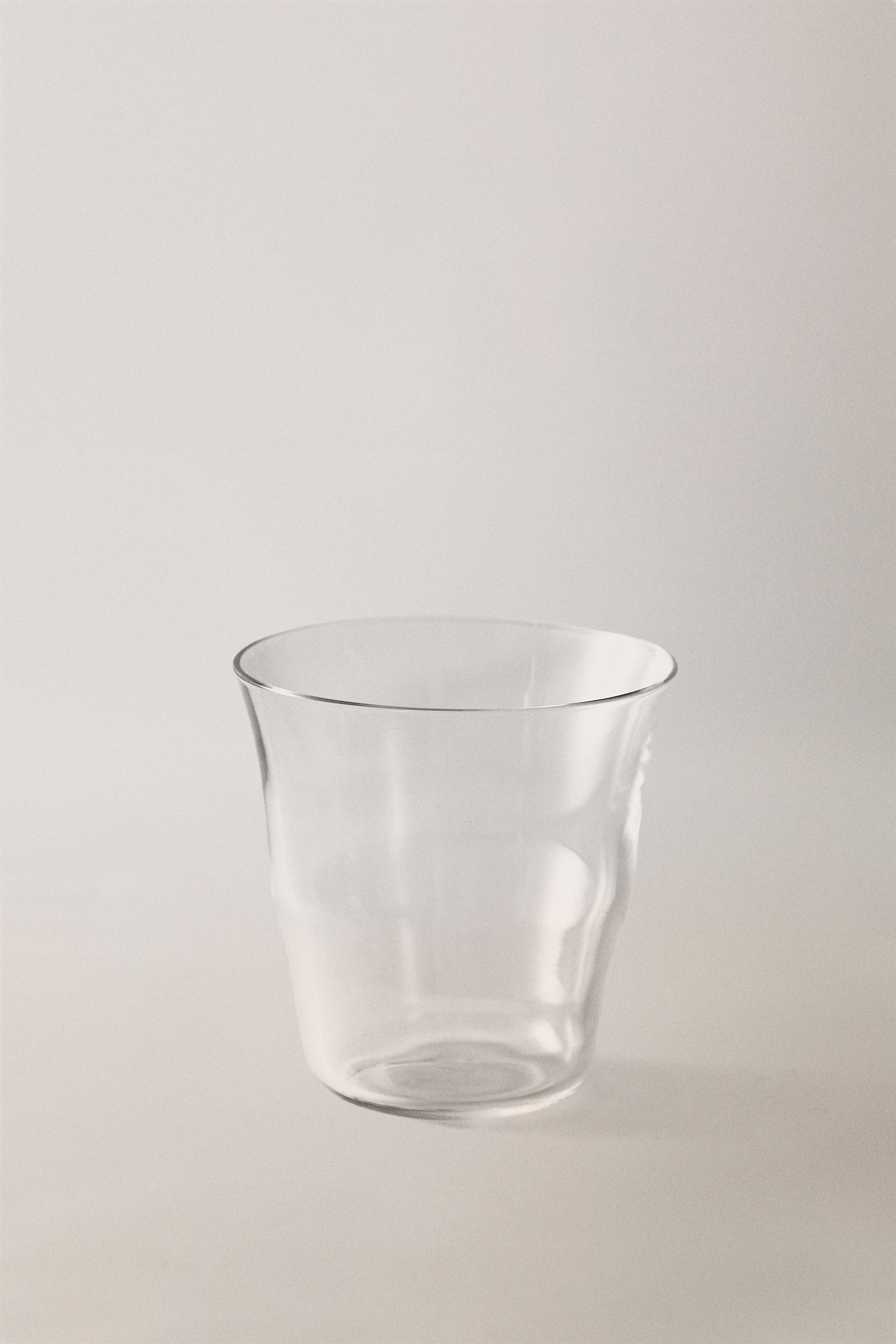 SMALL GLASS TUMBLER