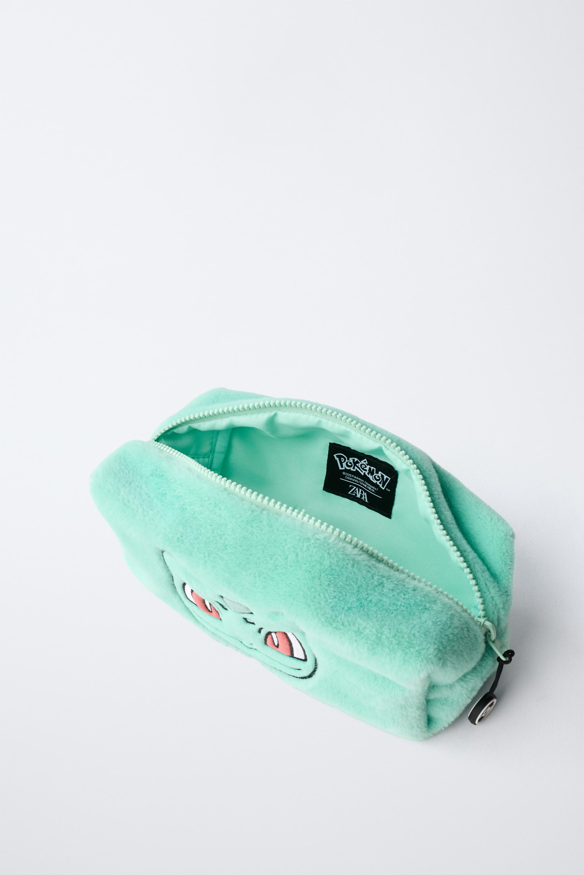 BULBASAUR POKÉMON ™ TOILETRY BAG