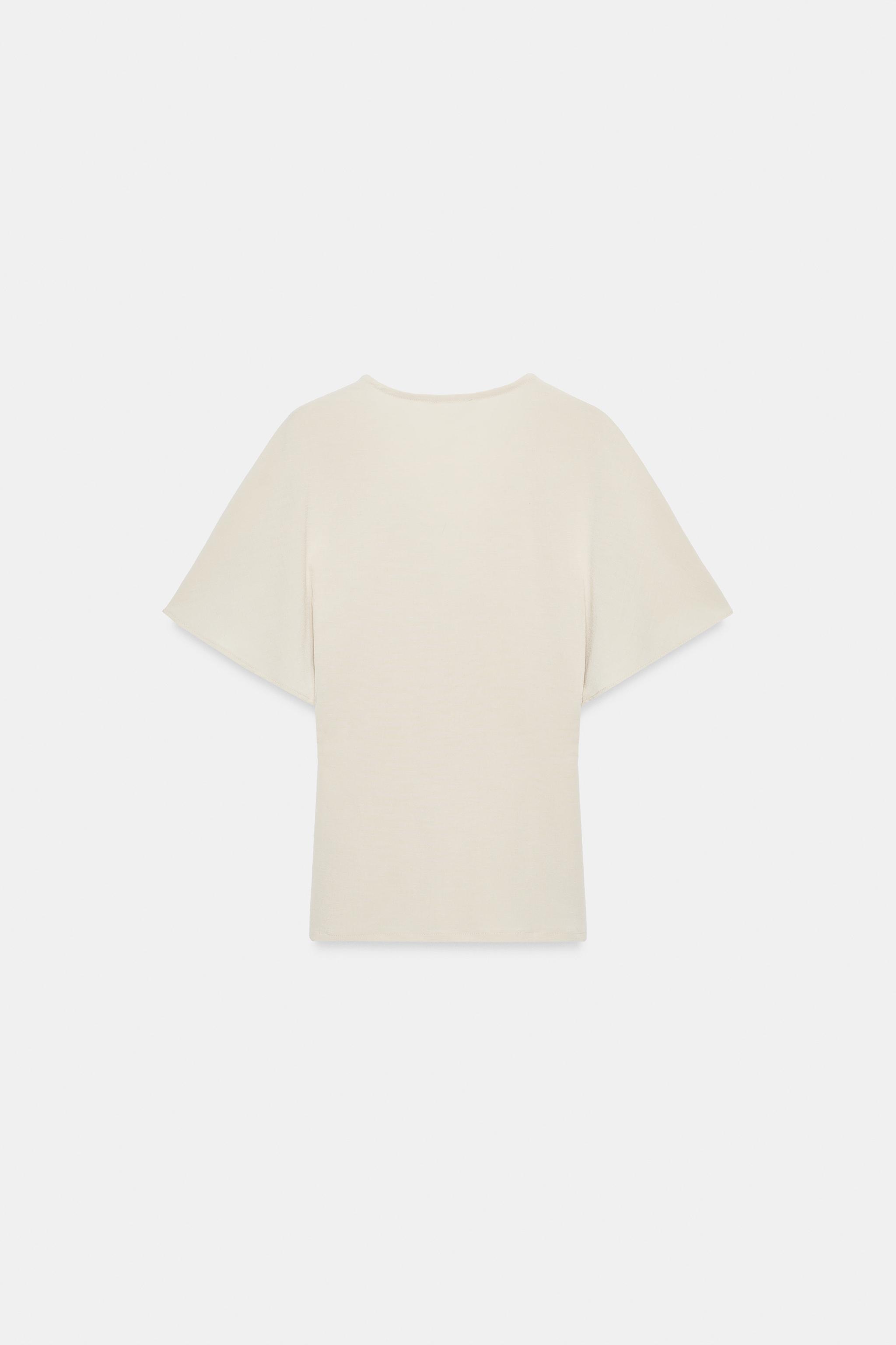 FLOWY V-NECK TOP