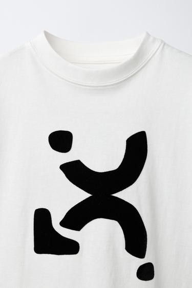 T-SHIRT À DESSIN FLOQUÉ - Blanc de Zara - Image 2