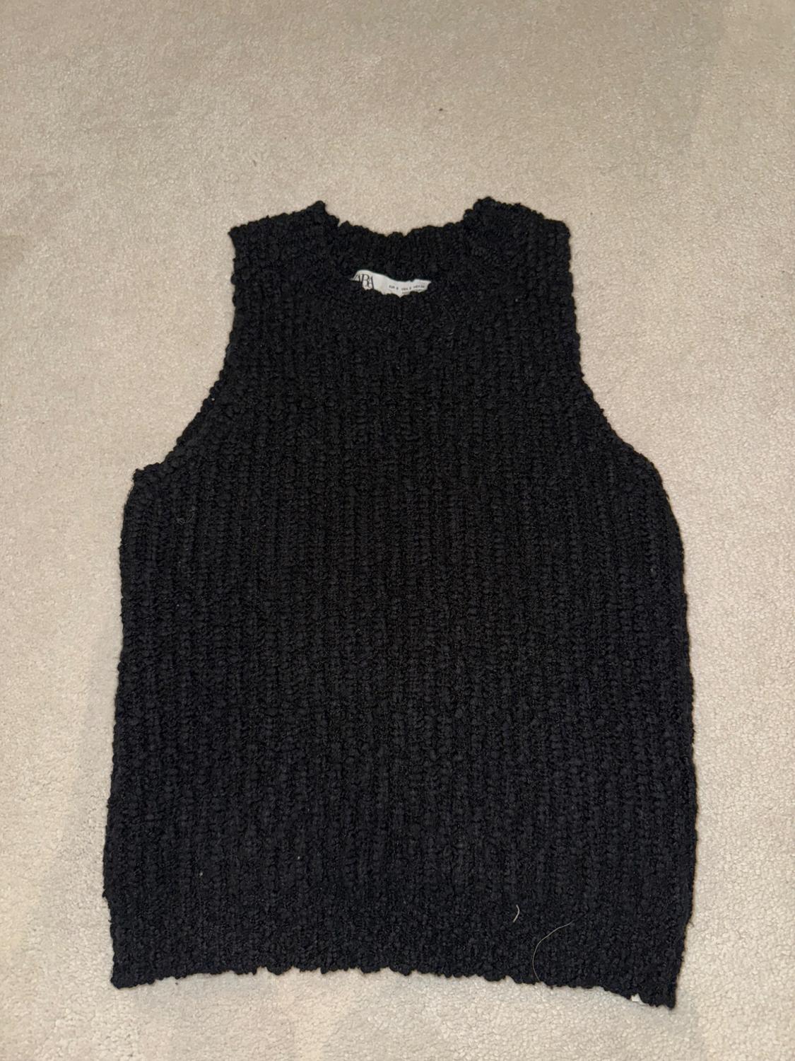 TEXTURED KNIT TOP