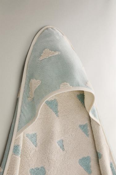 CLOUDS HOODED BABY BATH TOWEL - Light blue by Zara - Image 1