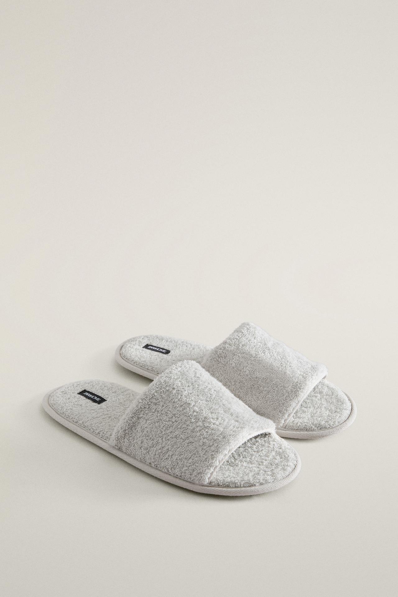 OPEN TERRY BATHROOM SLIPPERS — Gray