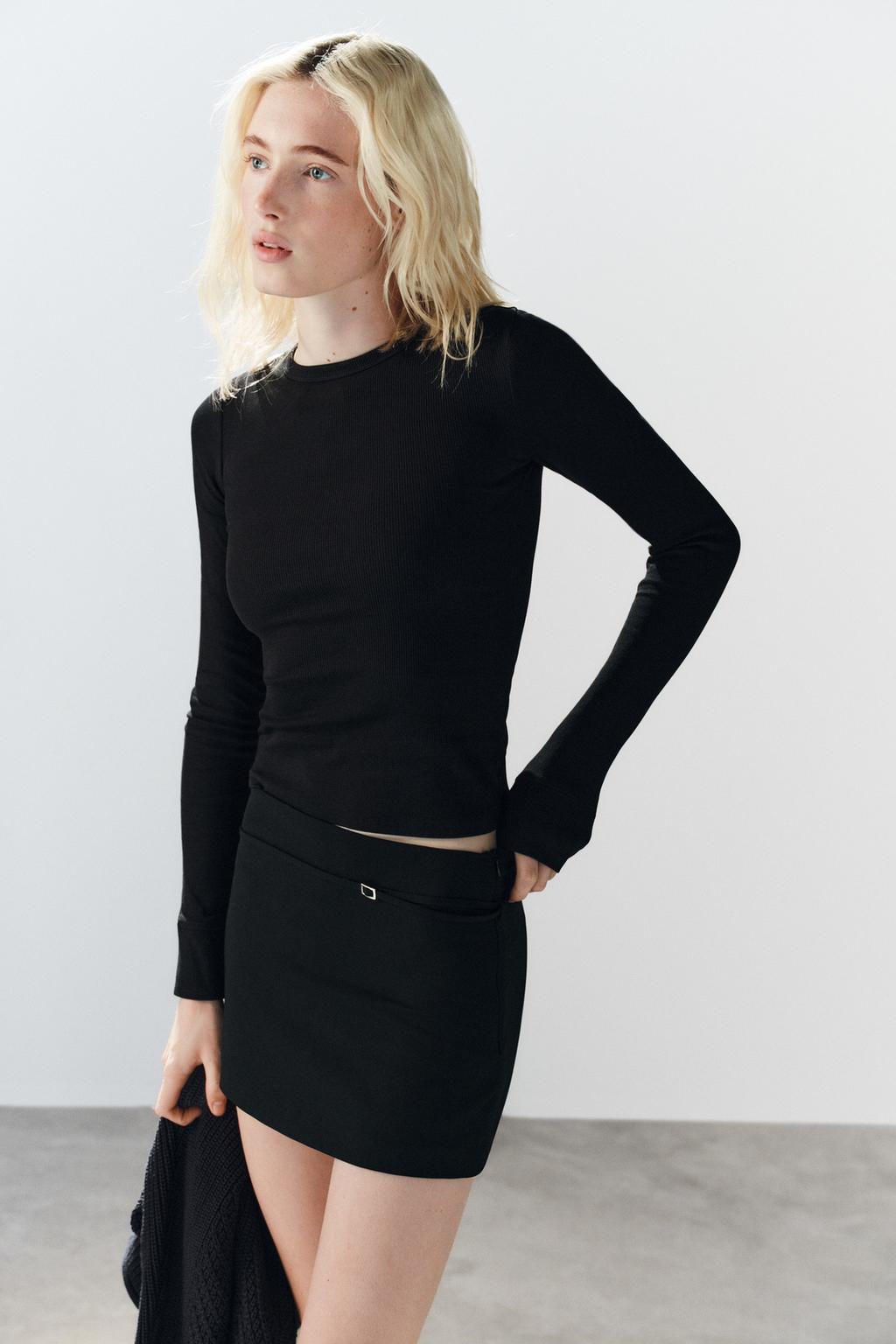 RIBBED T-SHIRT WITH SNAP BUTTONS
