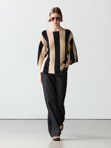 Pull en maille rayée avec du coton - Noir de Zara