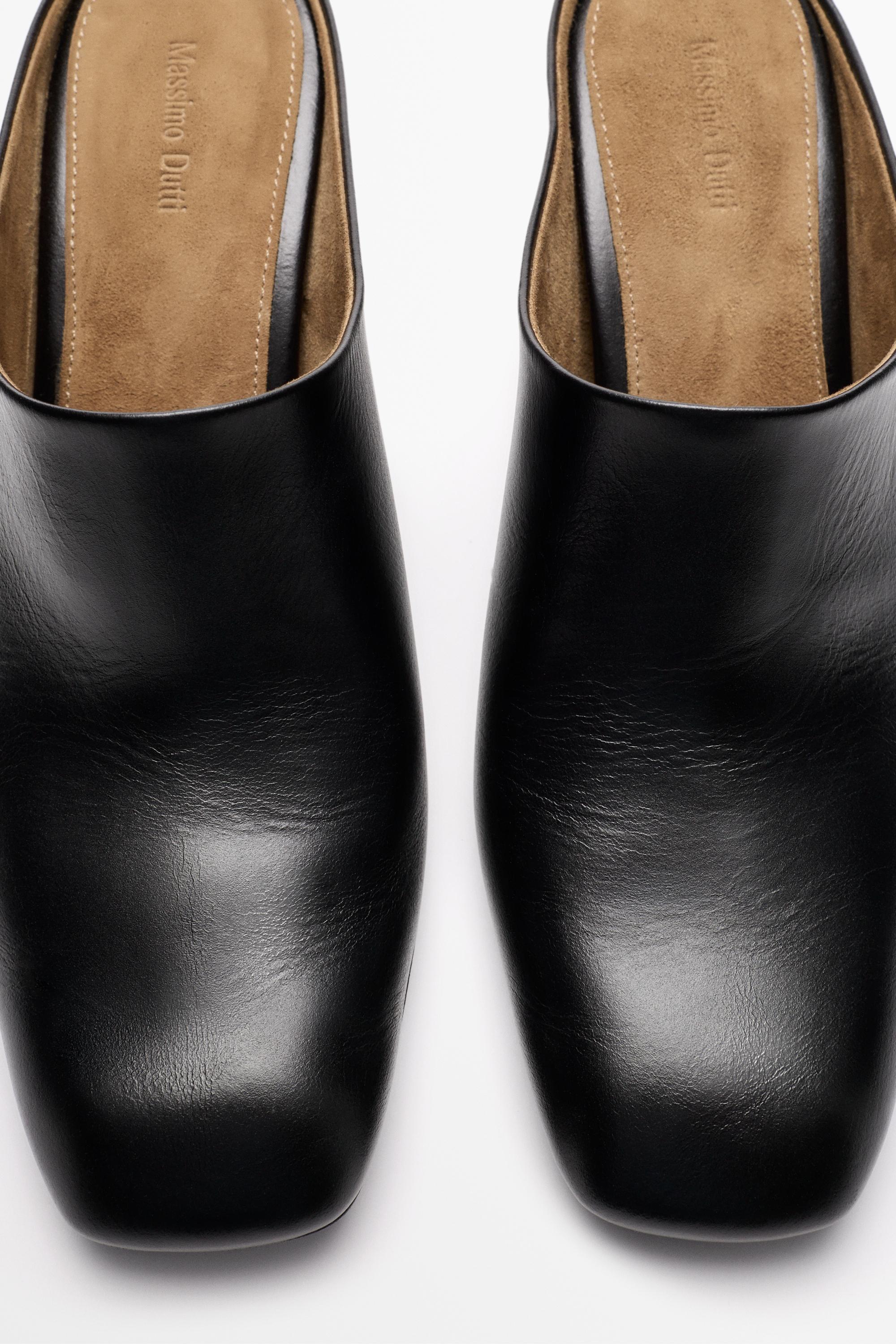 Leather wedge mule