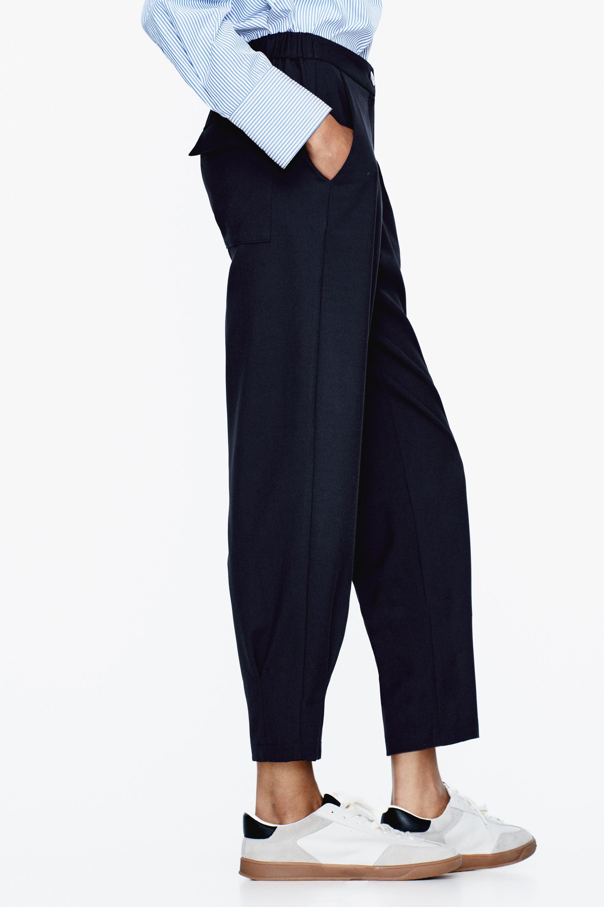 CARROT-FIT TROUSERS WITH DARTED HEMS - Navy blue
