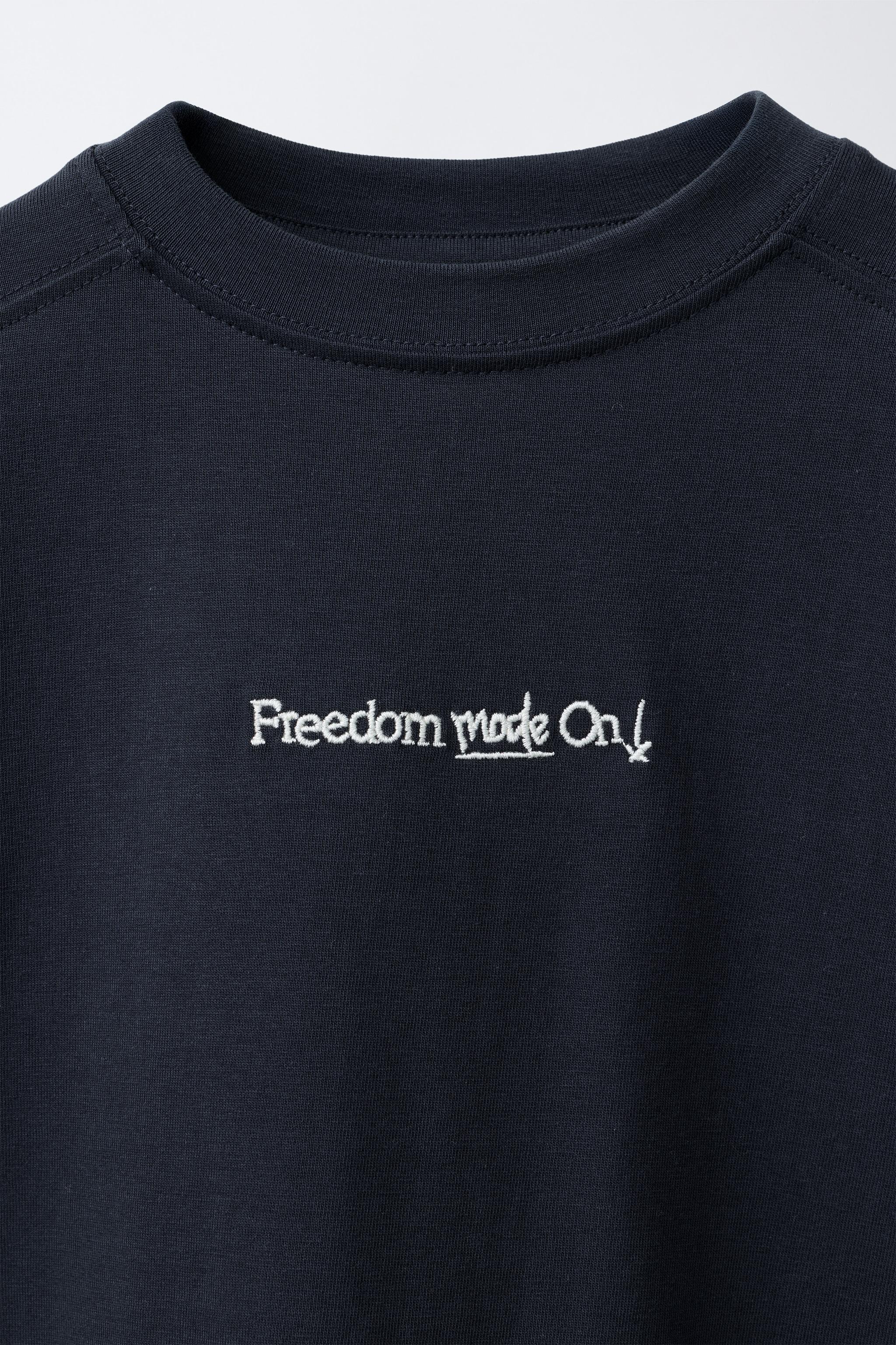 EMBROIDERED TEXT T-SHIRT