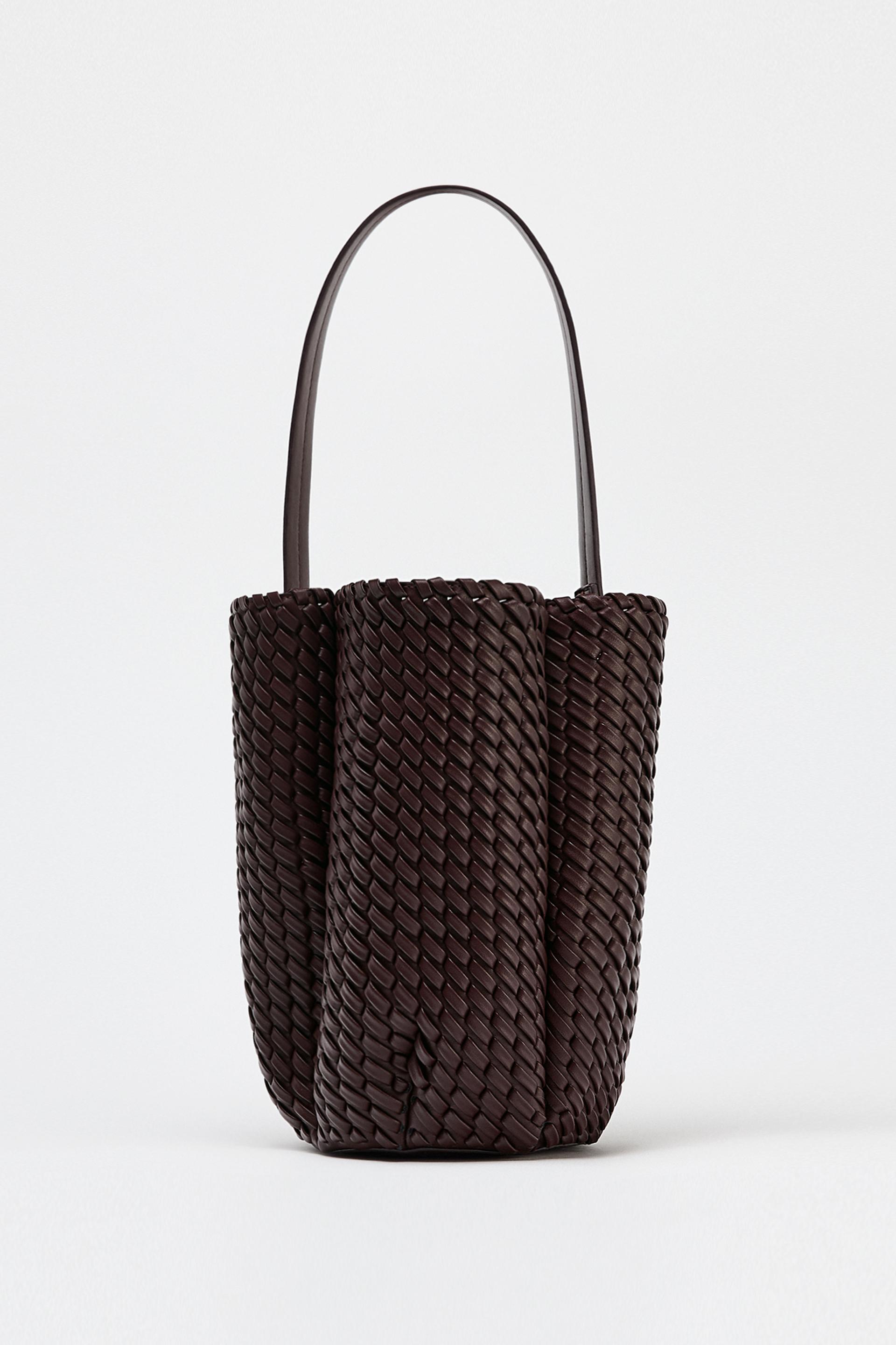 BRAIDED EFFECT BUCKET BAG