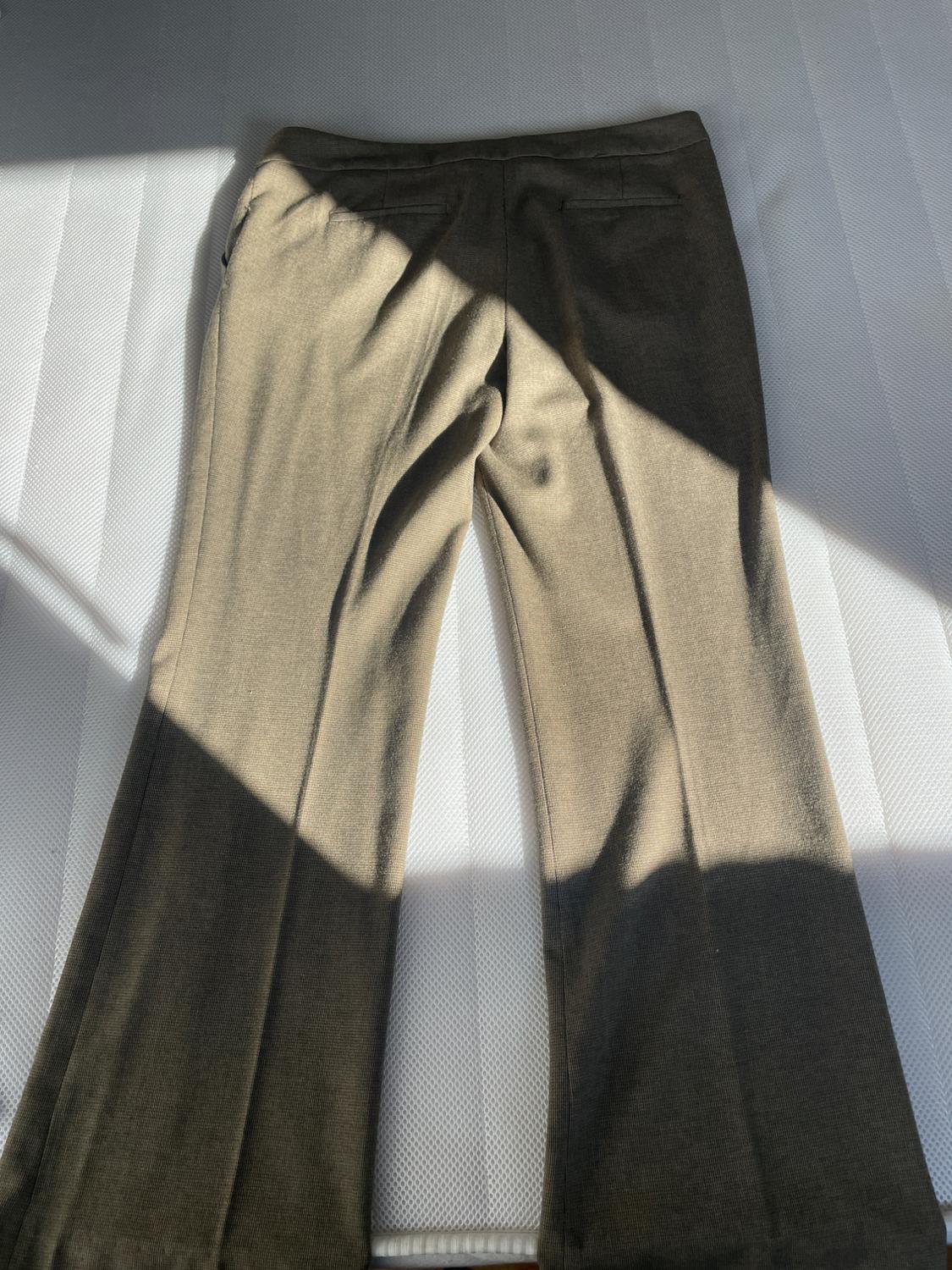 PANTALÓN FLARE TIRO MEDIO - Image 2