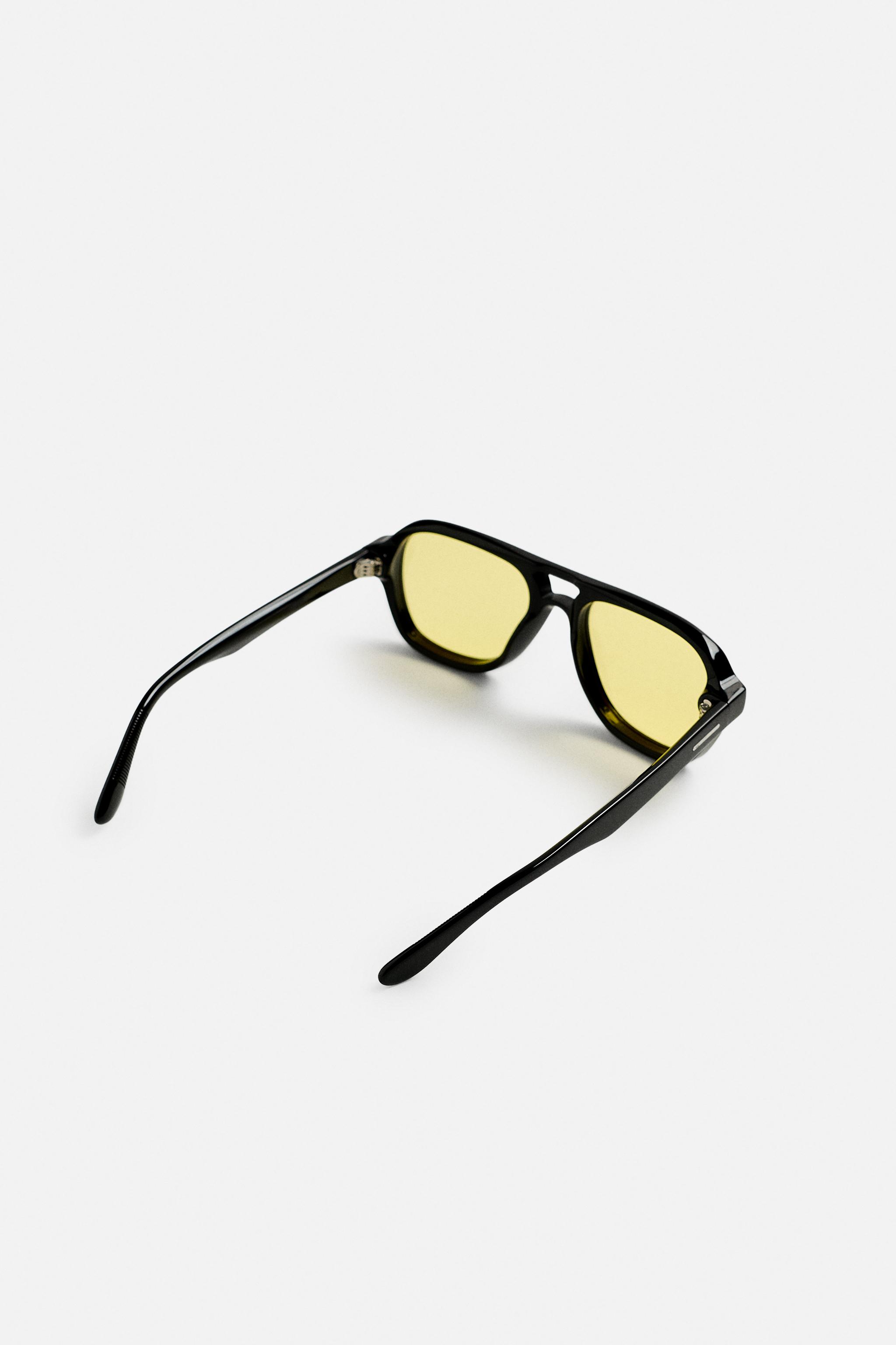 LUNETTES DE SOLEIL CARRÉES