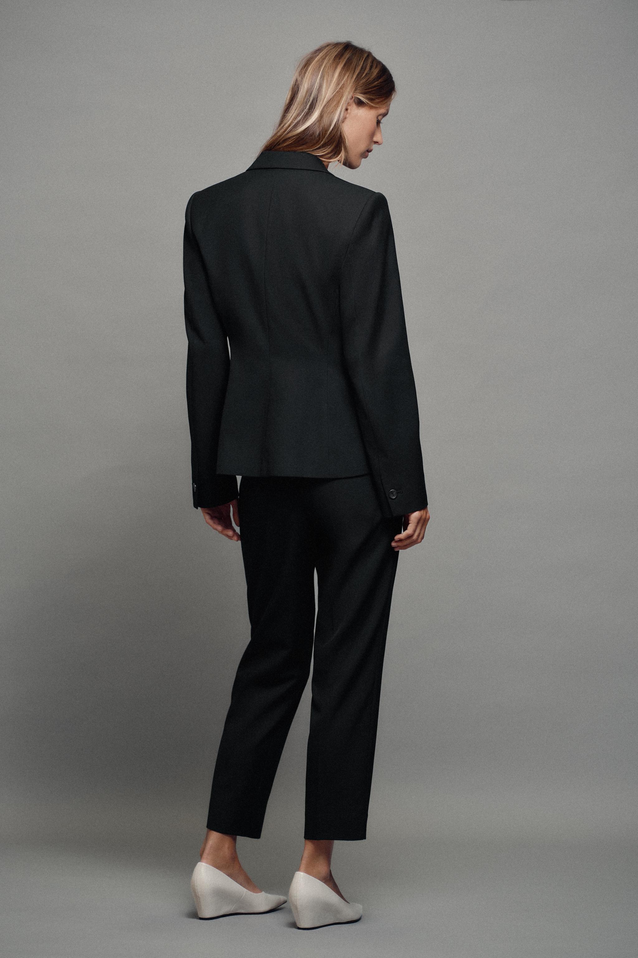 LOW-RISE ANKLE-LENGTH PANTS
