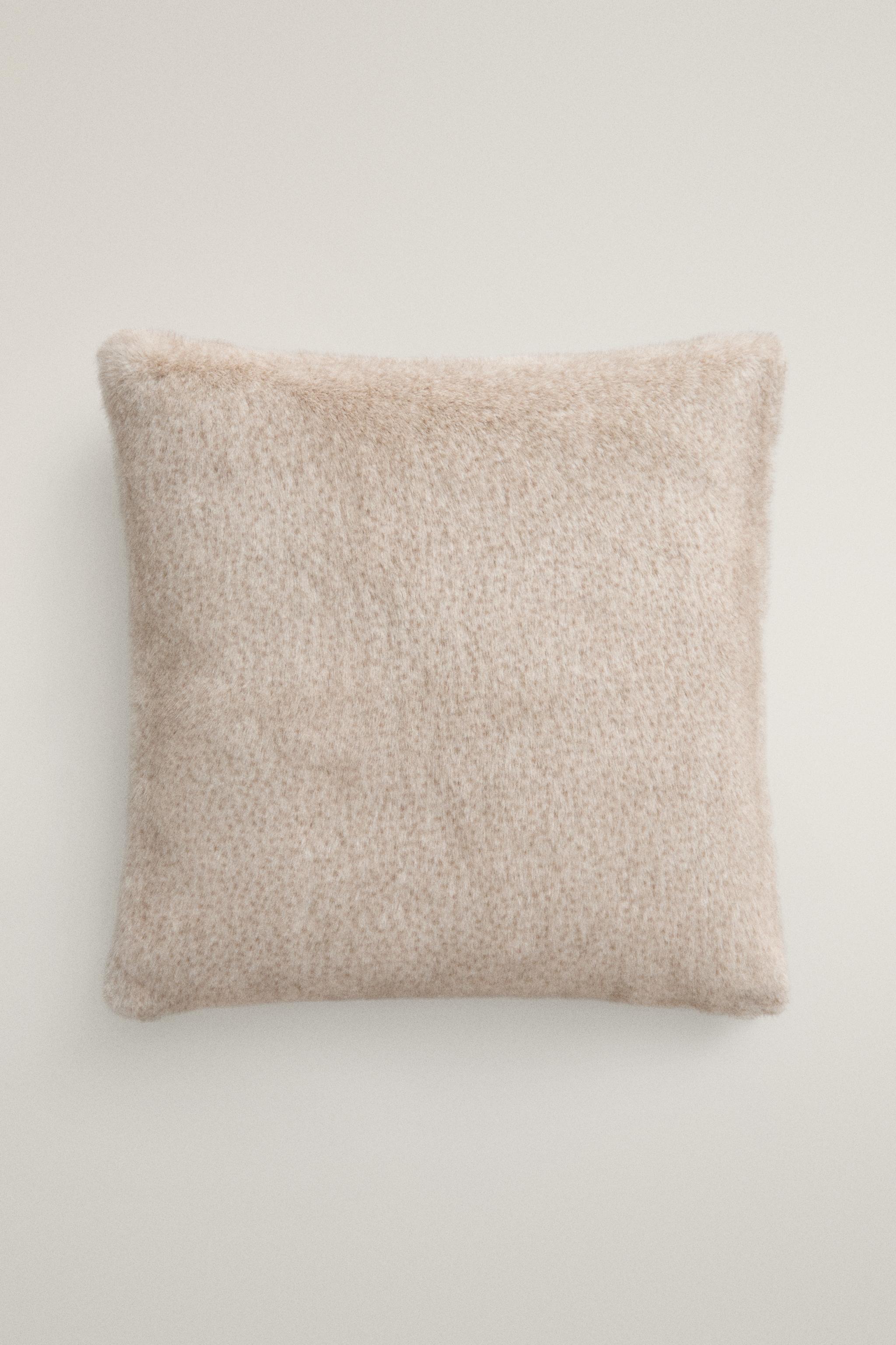 MARLED FUR THROW PILLOW COVER