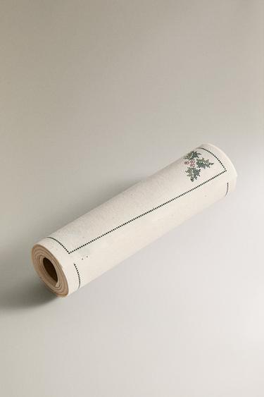 ROLL PACK OF COTTON NAPKINS WITH CHRISTMAS HOLLY LEAVES (PACK OF 20) - Ecru by Zara - Image 1