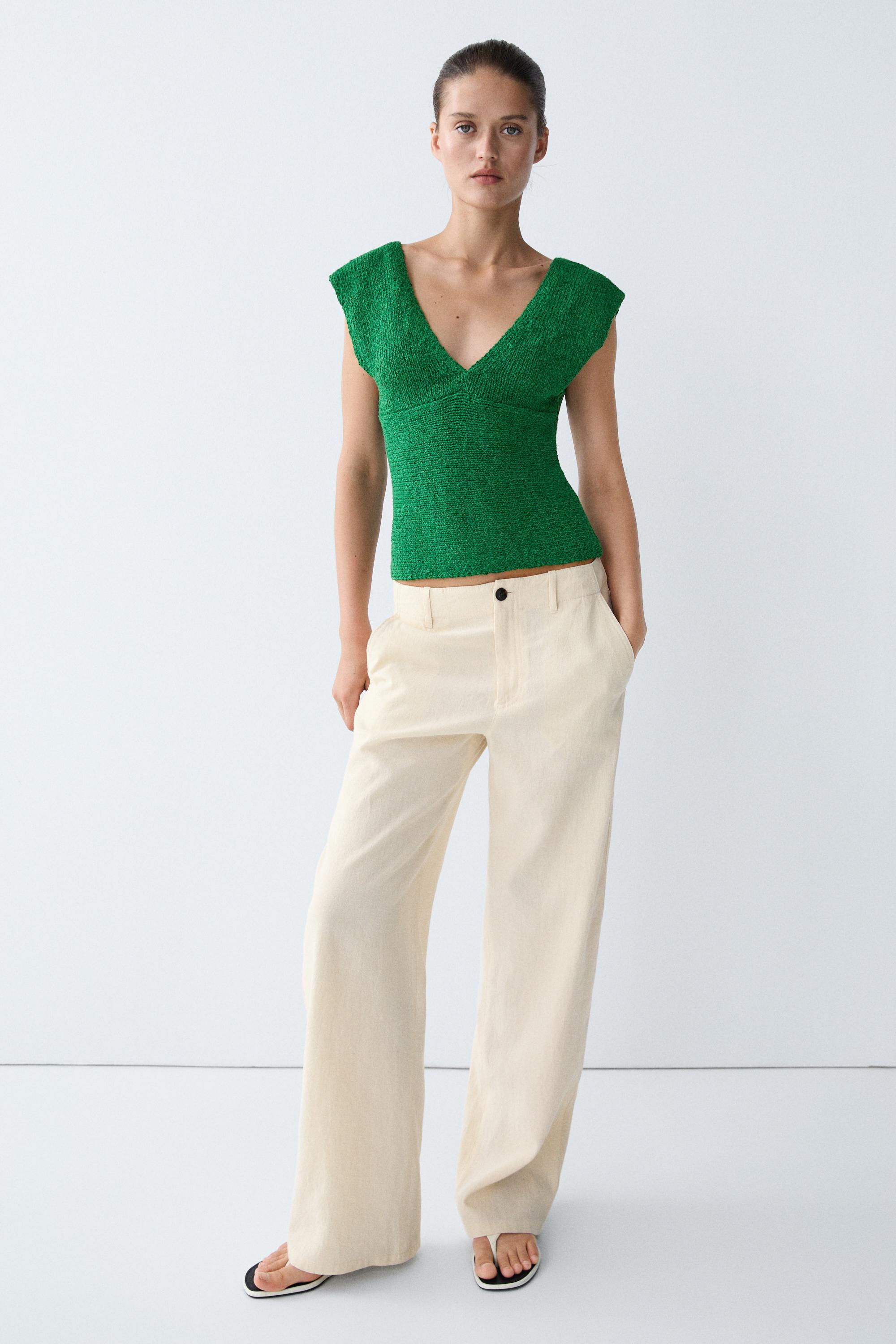 Cotton blend V-neck knit top