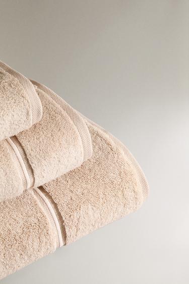 EMBROIDERED TRIM BATH TOWEL - Beige by Zara - Image 1