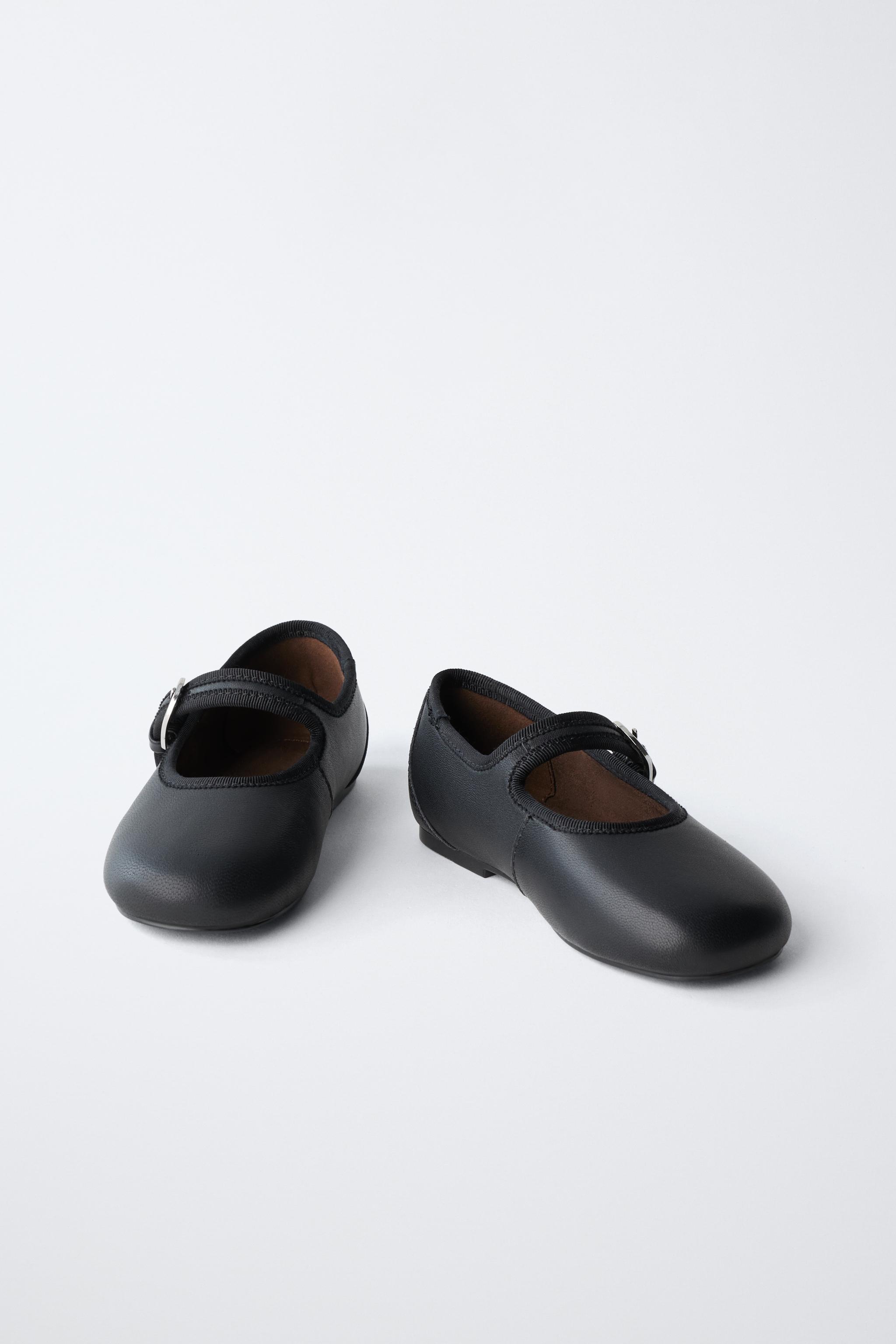 BALLERINES EN CUIR À BOUCLE
