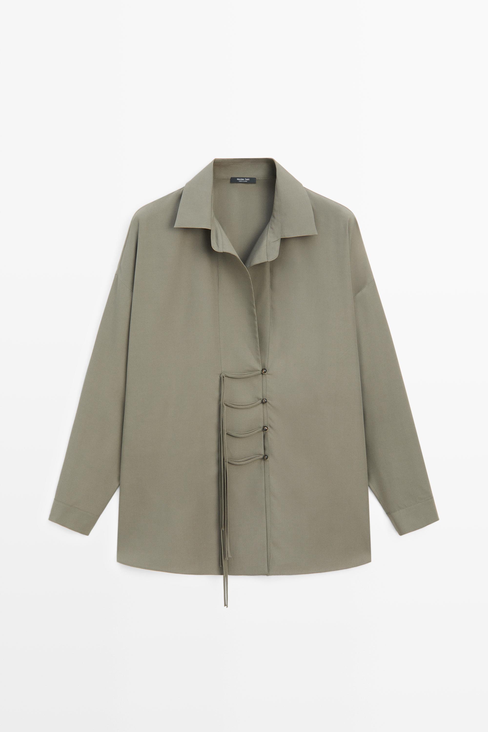 Flowing shirt with button detail