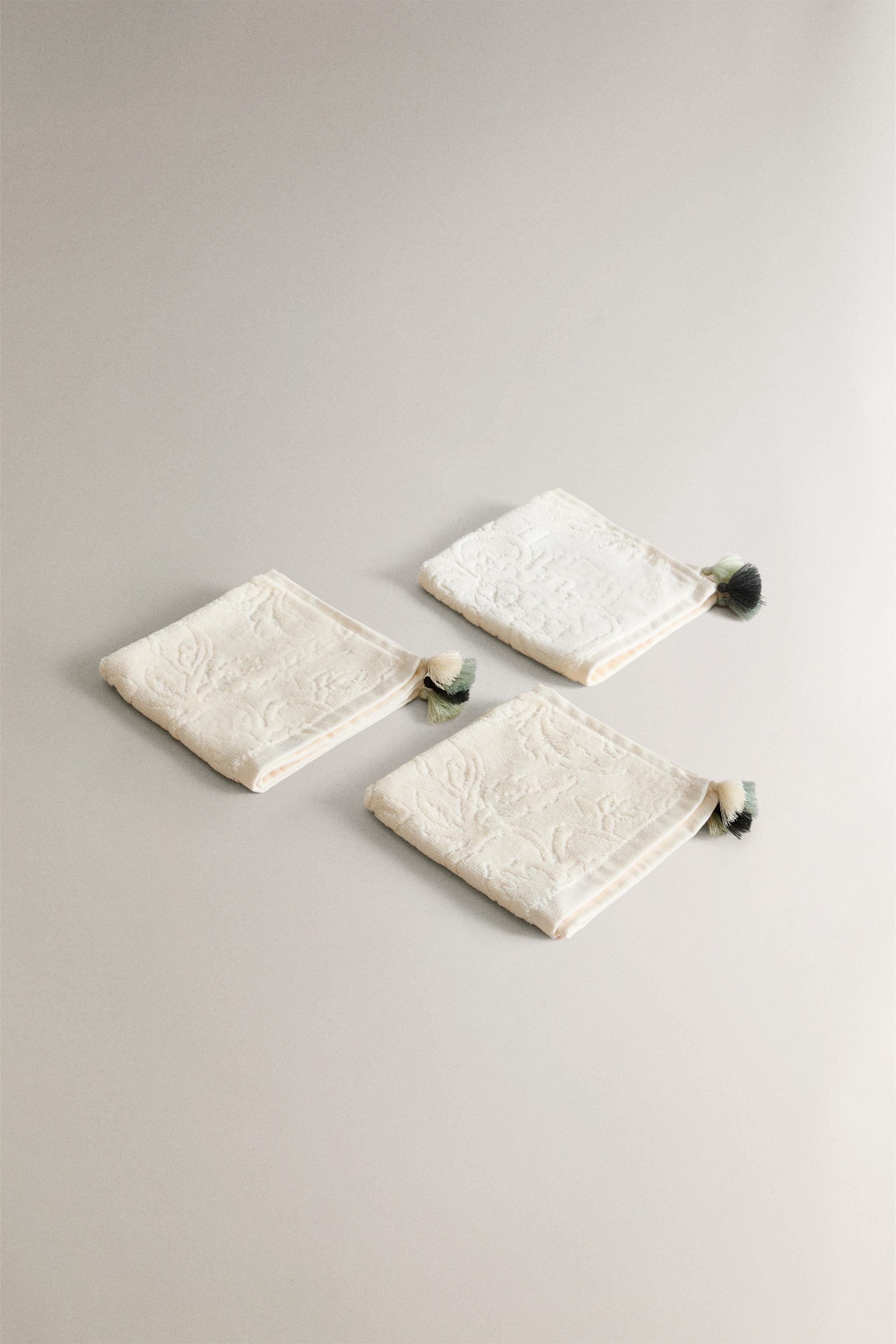 LOT SERVIETTES INVITÉS POMPONS (LOT DE 3)