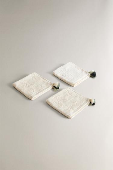 LOT SERVIETTES INVITÉS POMPONS (LOT DE 3) - Écru moyen de Zara - Image 2
