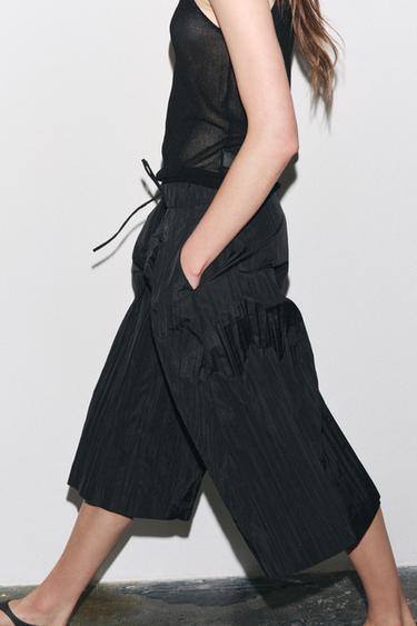 BERMUDA PLISSÉE ZW COLLECTION - Noir de Zara - Image 4