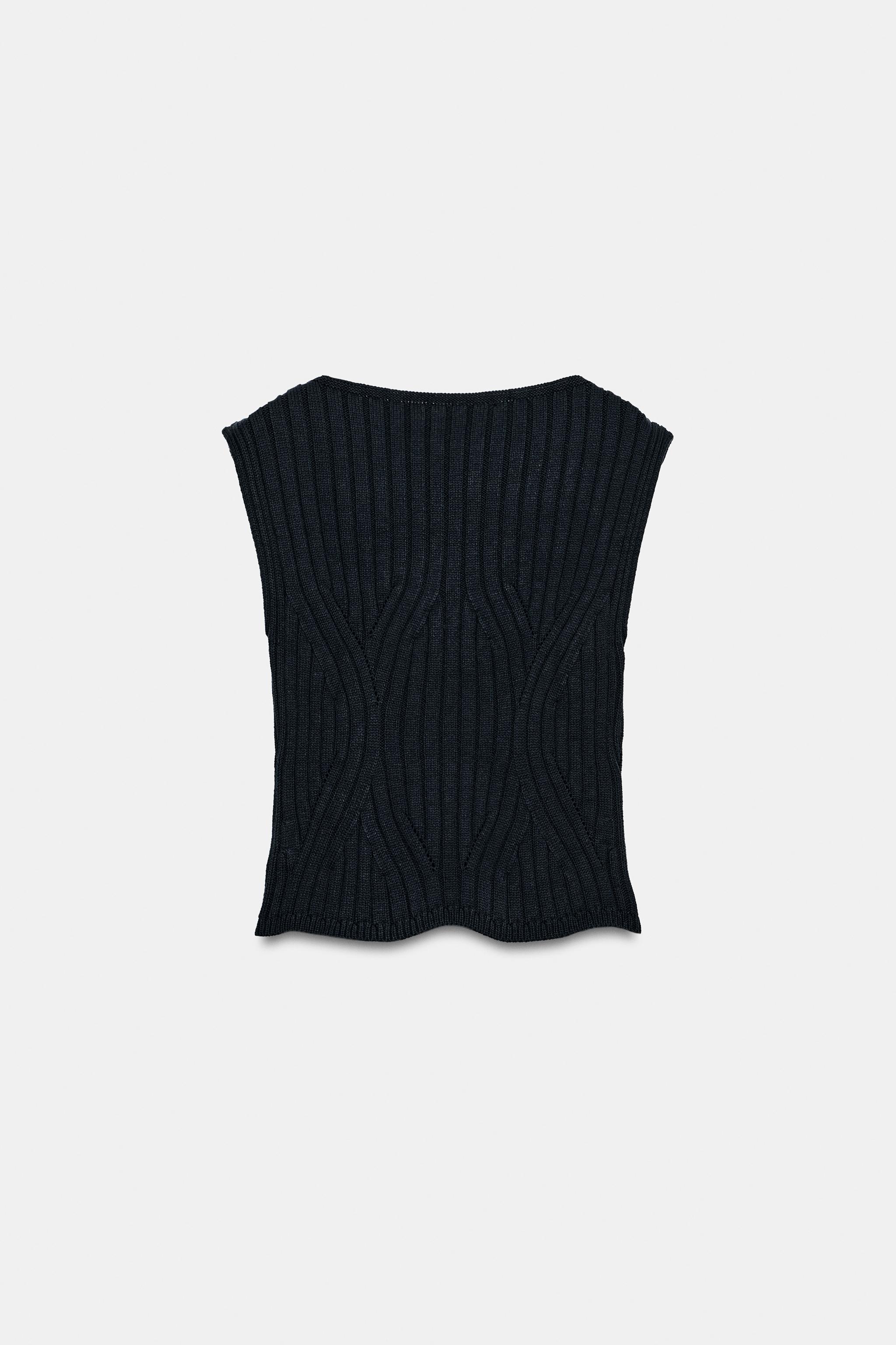 RIBBED KNIT TOP