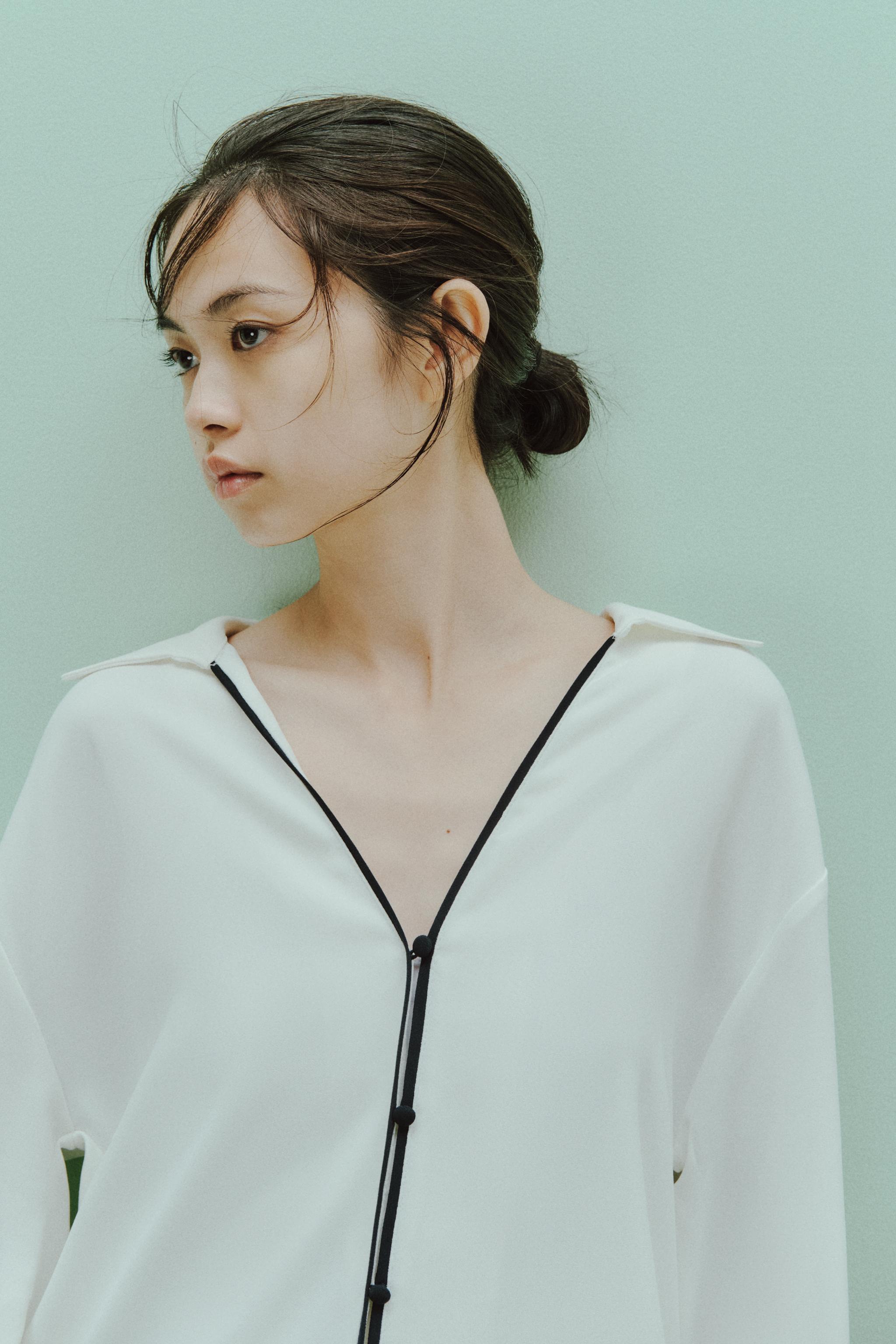 ZARA - 【新品未使用】ZARA コントラストレースディテール入りシャツ　S ZARA - 【新品未使用】ZARA コントラストレースディテール入り