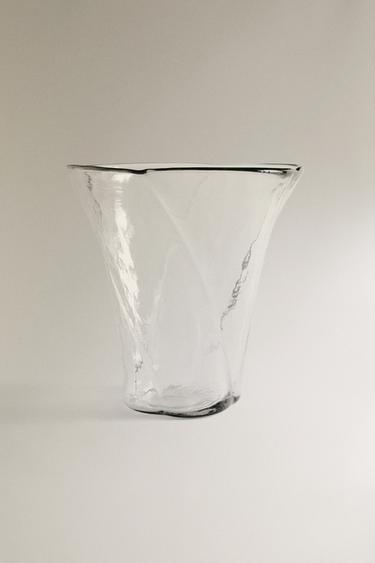 LARGE WAVY GLASS VASE - 990 by Zara