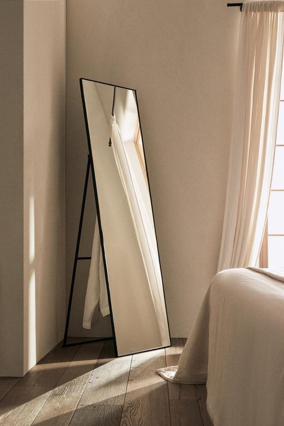 Zara Home tiene los espejos para dormitorio que no vas a querer