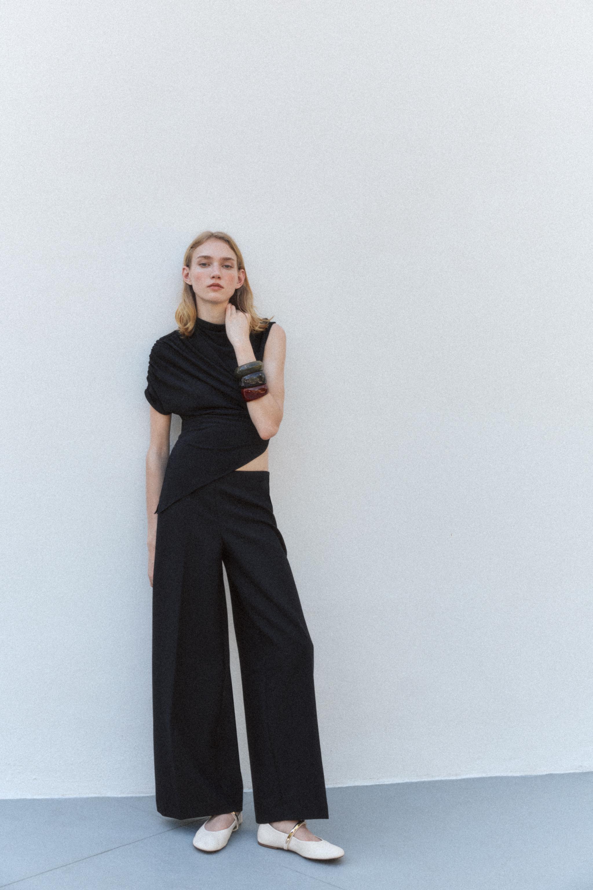 アシンメトリートップス - ブラック | ZARA Japan / 日本
