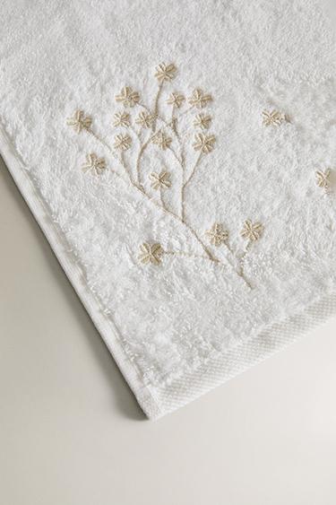 SERVIETTE DE BAIN BRODERIE TRÈFLE - Doré de Zara - Image 2