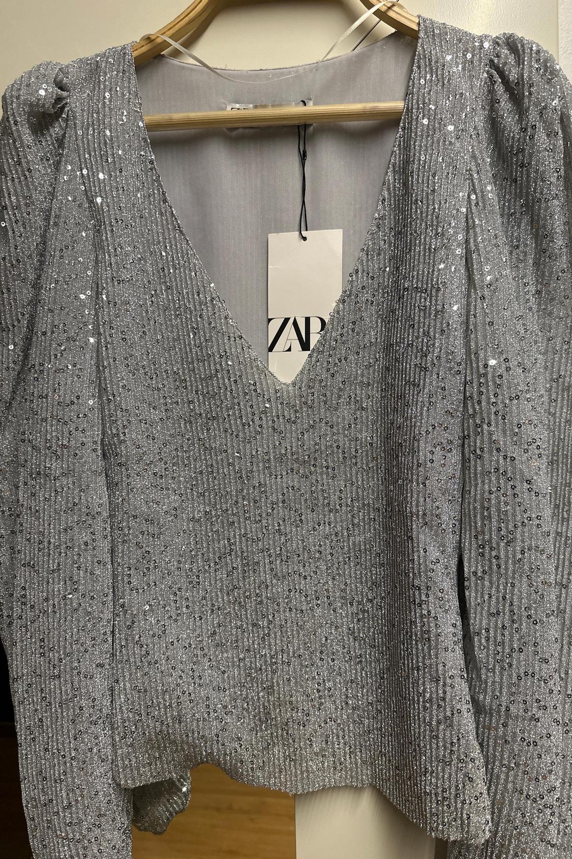 SEQUINNED TOP