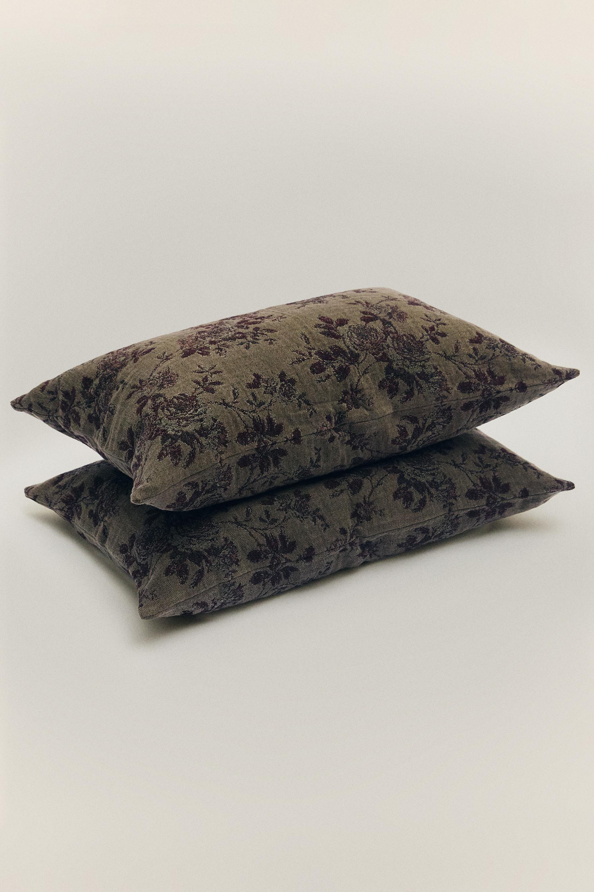 Jacquard throw pillow cover