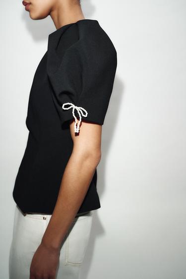 TOP MANCHES BOUFFANTES AVEC PERLES ET LACETS - Noir de Zara - Image 2