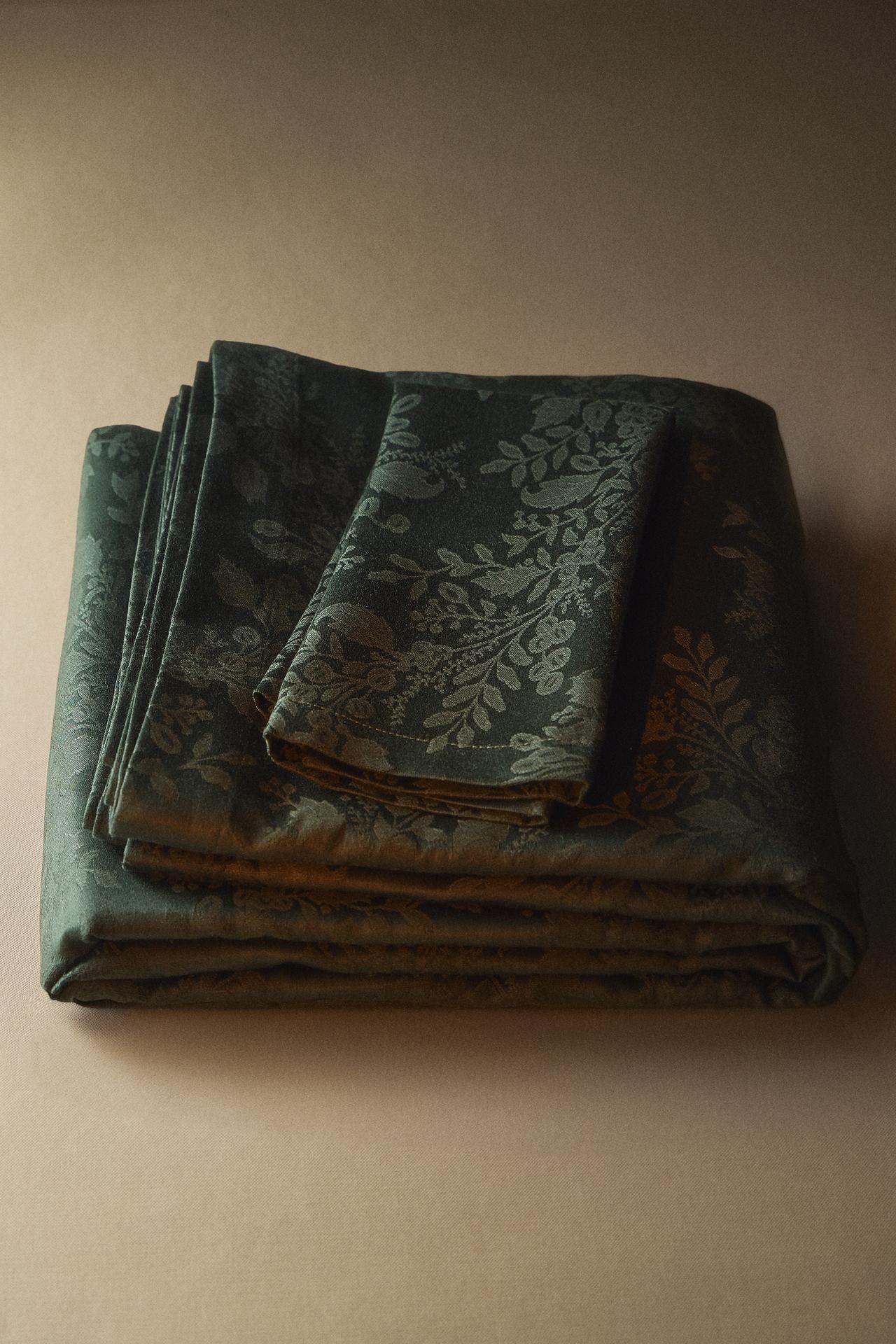 CHRISTMAS JACQUARD COTTON TABLECLOTH — Green