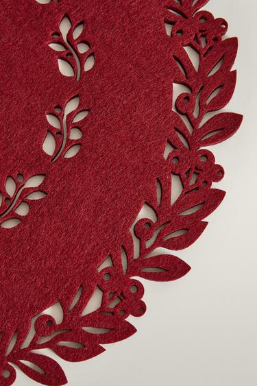 CHRISTMAS FELT PLACEMAT — Red 2