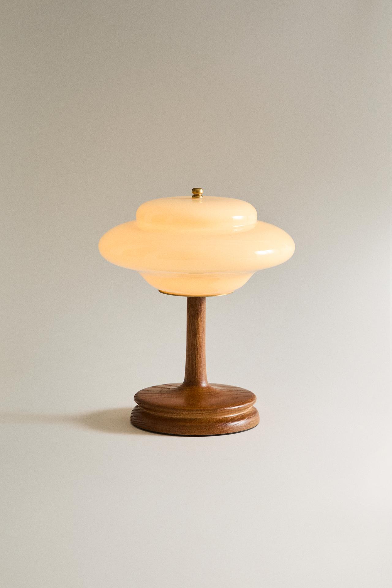 CORDLESS GLASS TABLE LAMP — Vanilla