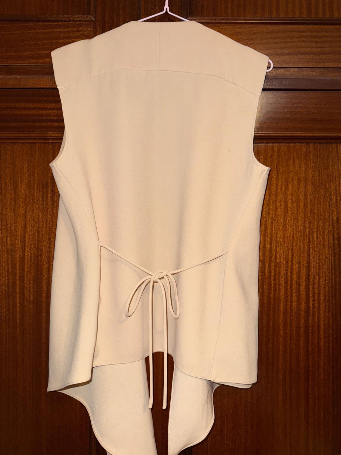 BEIGE BLAZER NO SLEEVE - Image 2