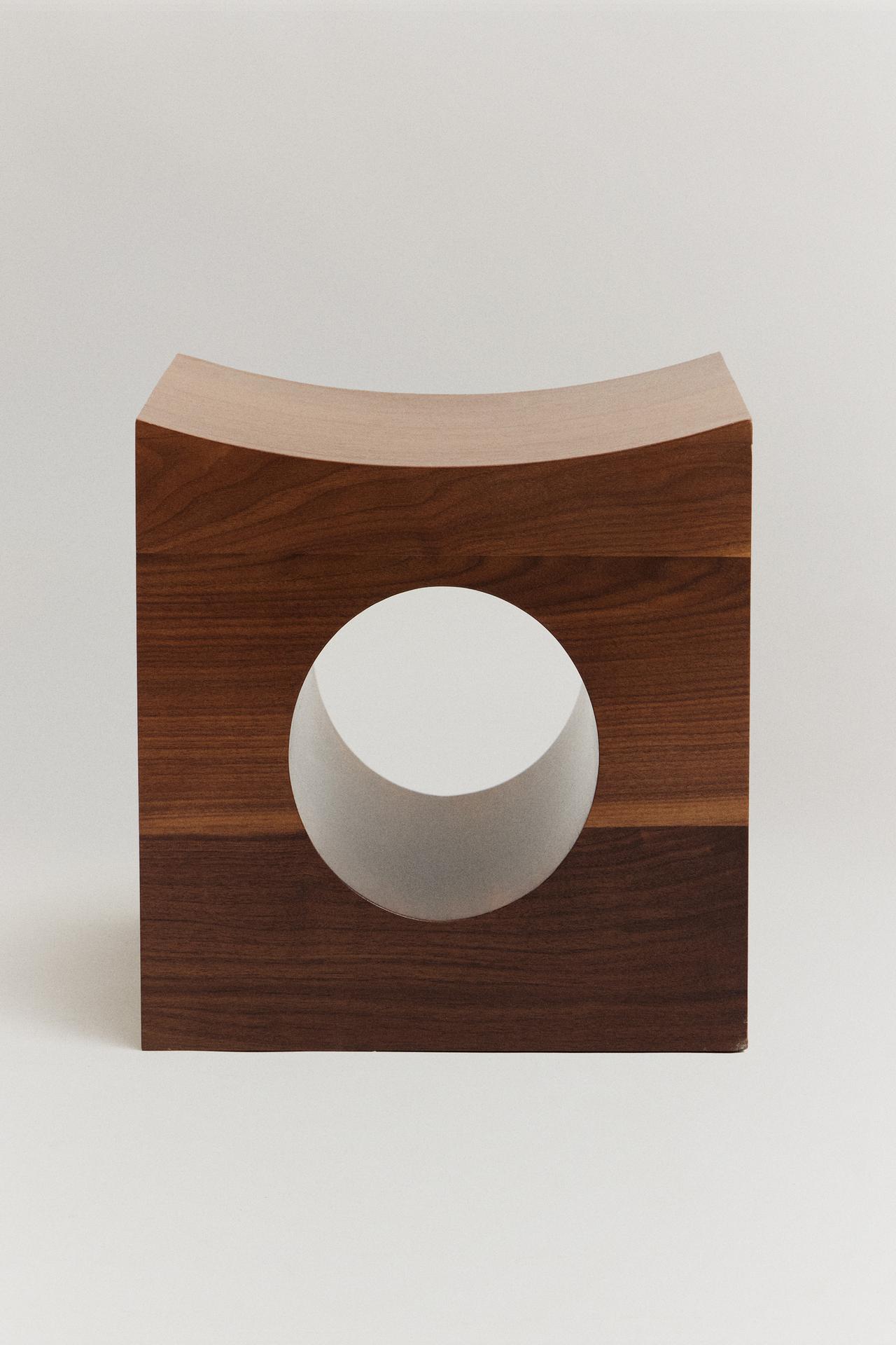 THE QUBIT STOOL — Brown