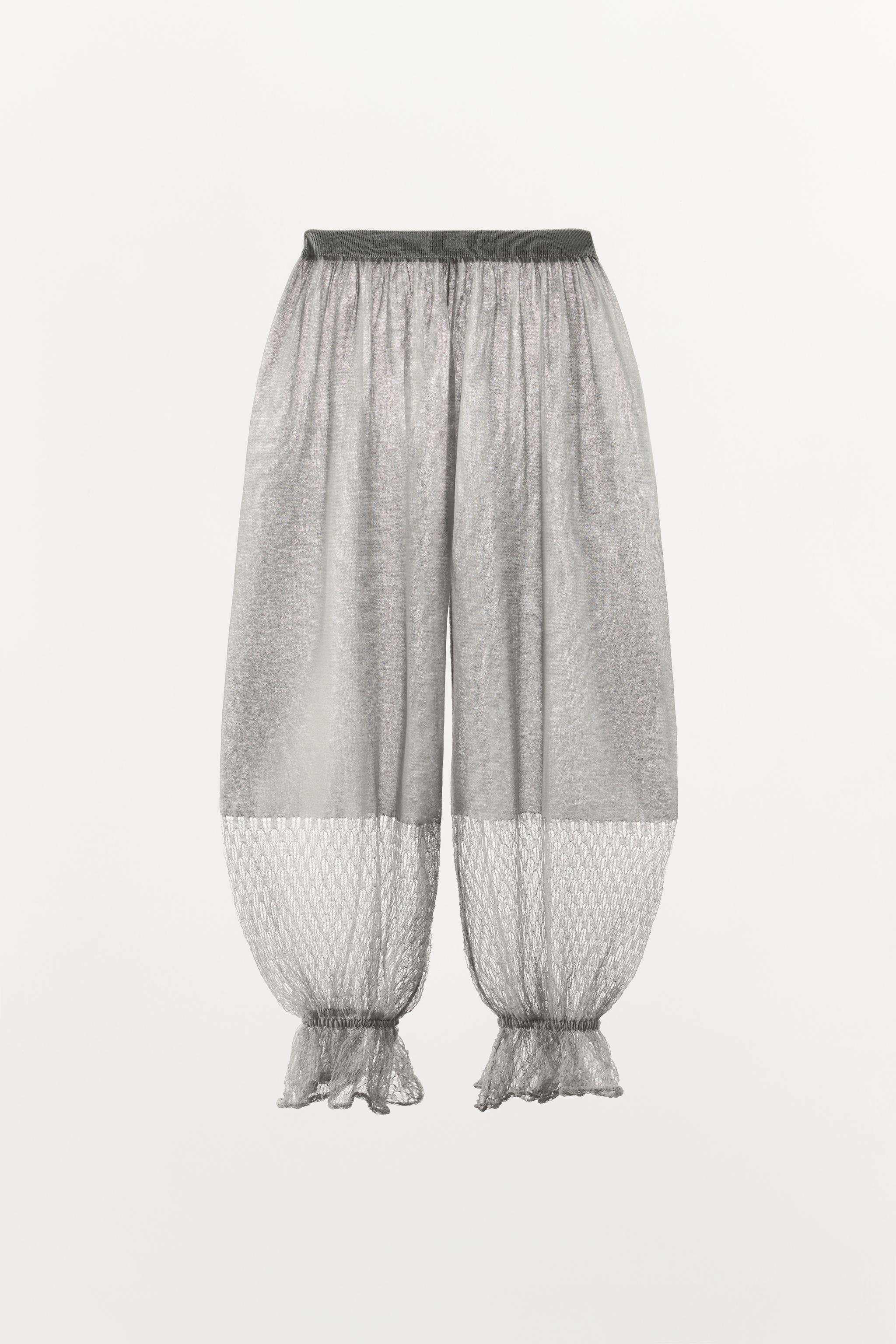 RUFFLED BLOOMER KNIT PANTS