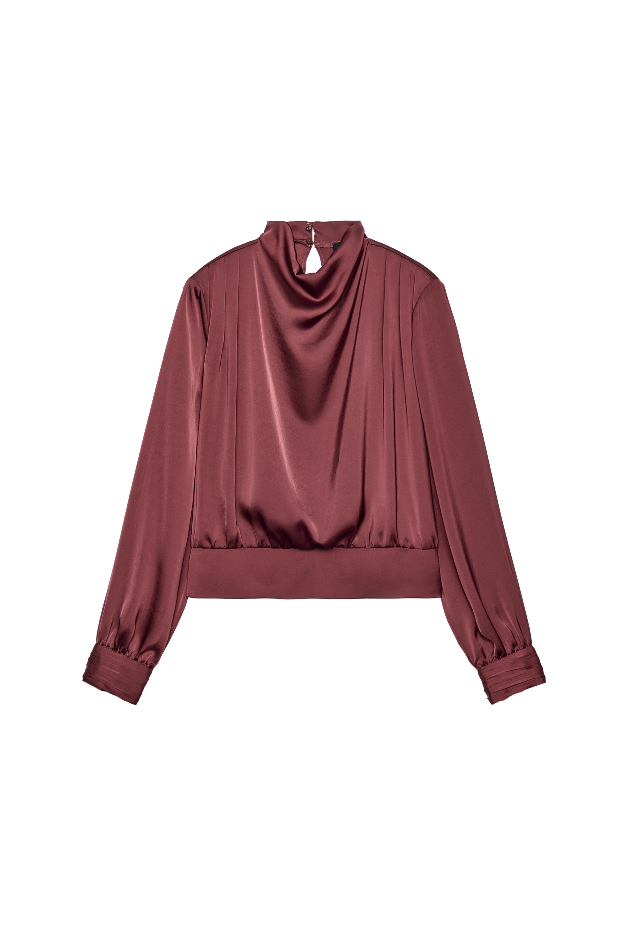 BLUSA SATINADA HOMBRERAS