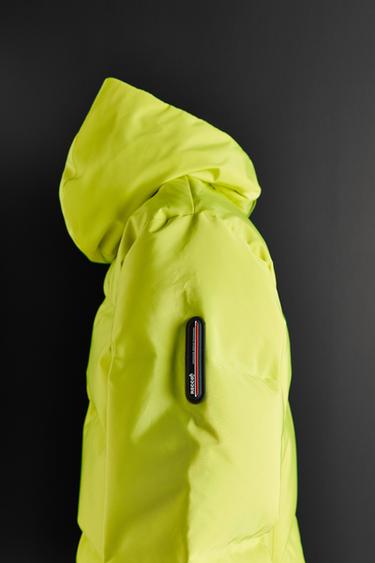 PLUMÍFERO PLUMA PLUMÓN CAPUCHA DESMONTABLE WATER RESISTANT Y WINDPROOF RECCO® SYSTEM SKI COLLECTION - Amarillo flúor de Zara