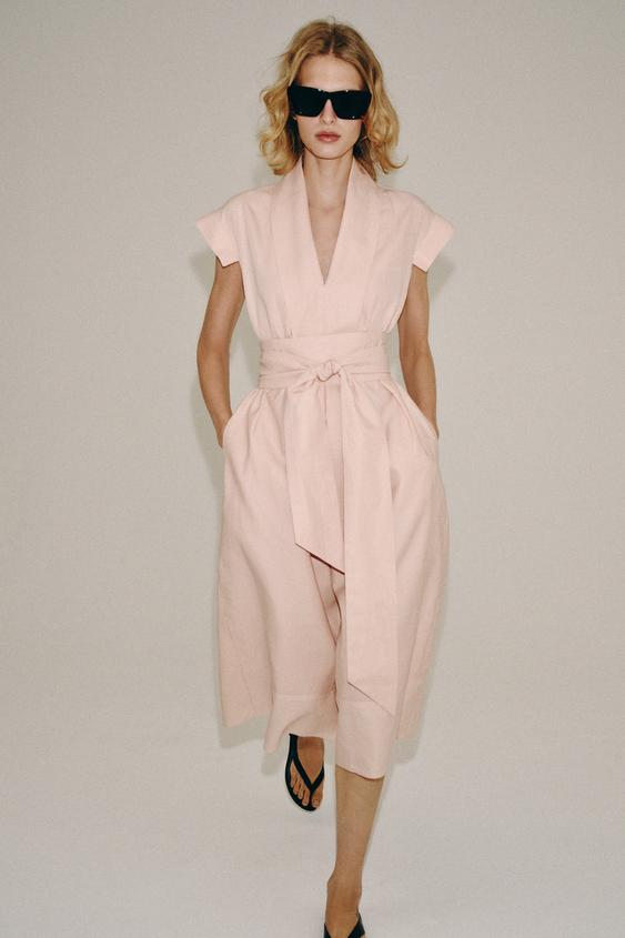 pink and beige dress ZW COLLECTION BELTED SHIRT - Beige-pink published_date:2024-08-26T16:03:06Z The faux pink bow Bershka maxi milkmaid dress Beige outfit ideas US Sizes:13 Men's = 14.5 Women's