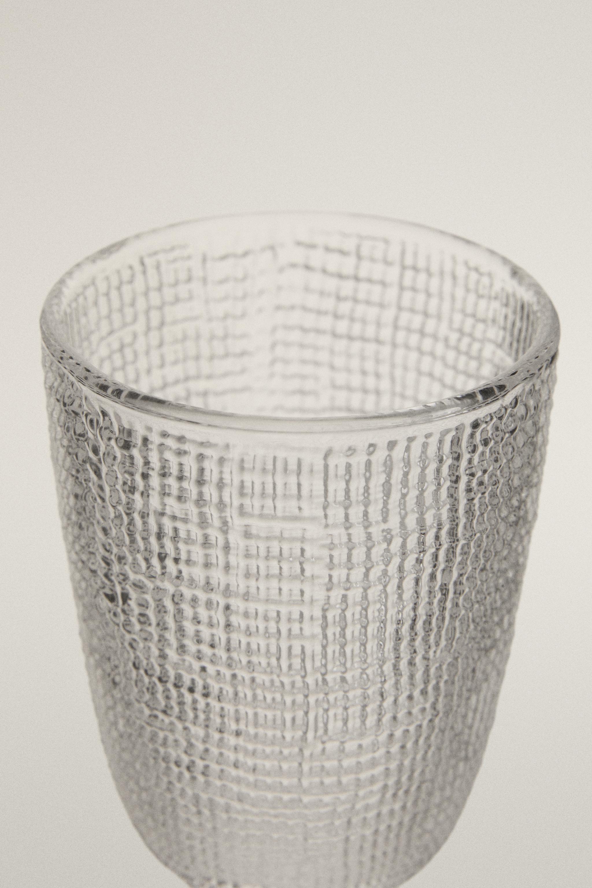 RAISED DESIGN GLASS — Transparent