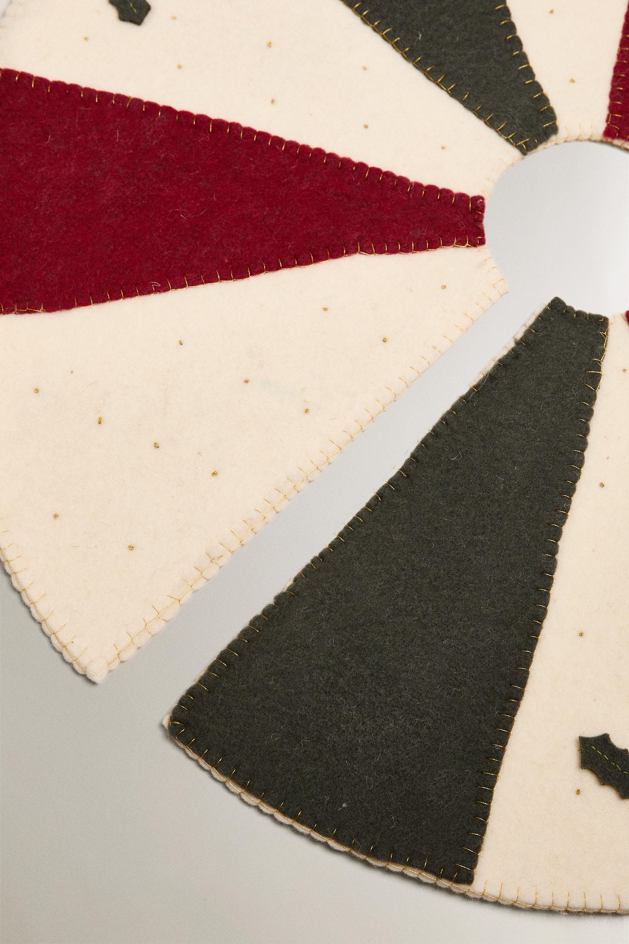 WOOL CHRISTMAS TREE BASE ORNAMENT