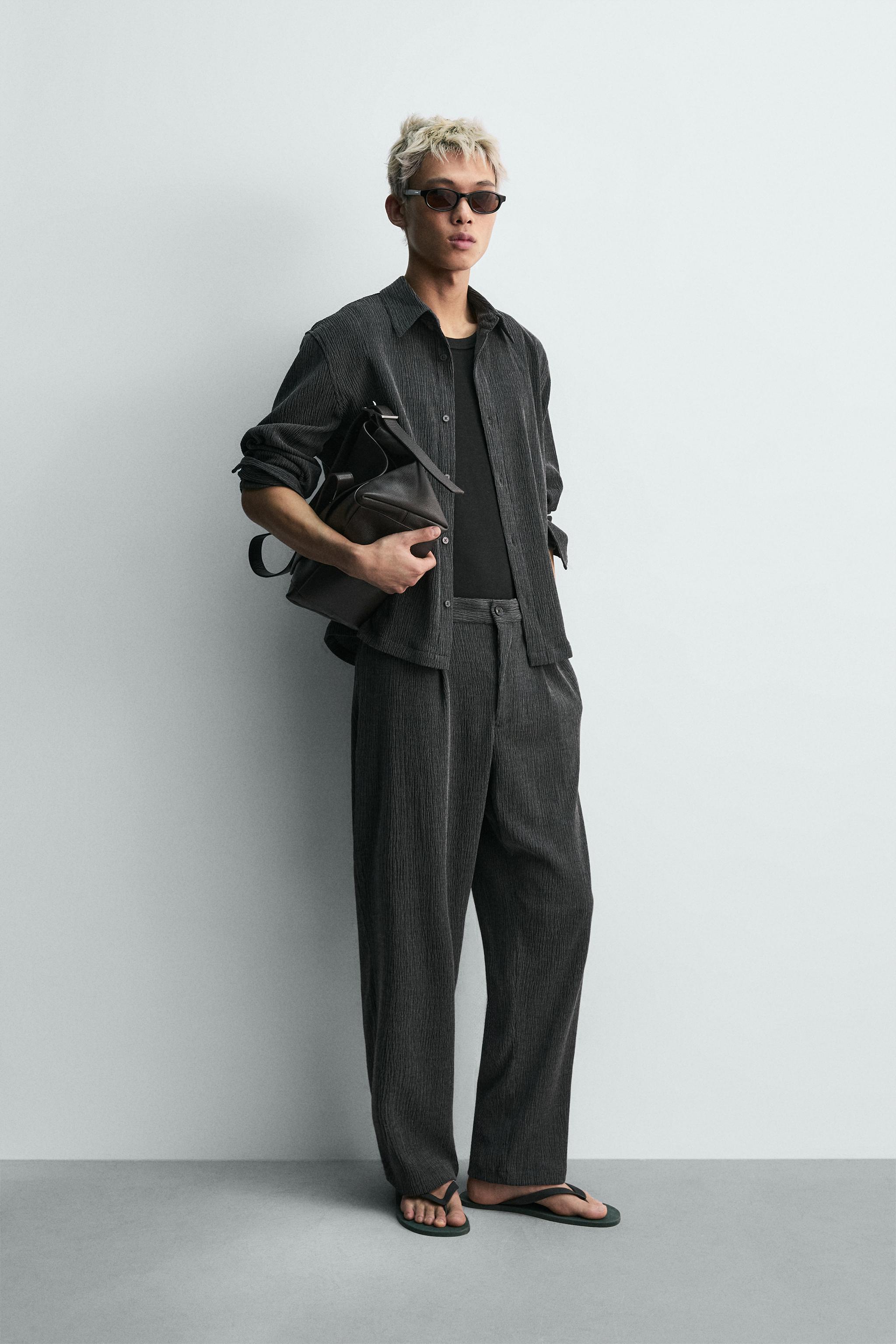 不規則なテクスチャ加工プリーツパンツ - チャコールグレー | ZARA
