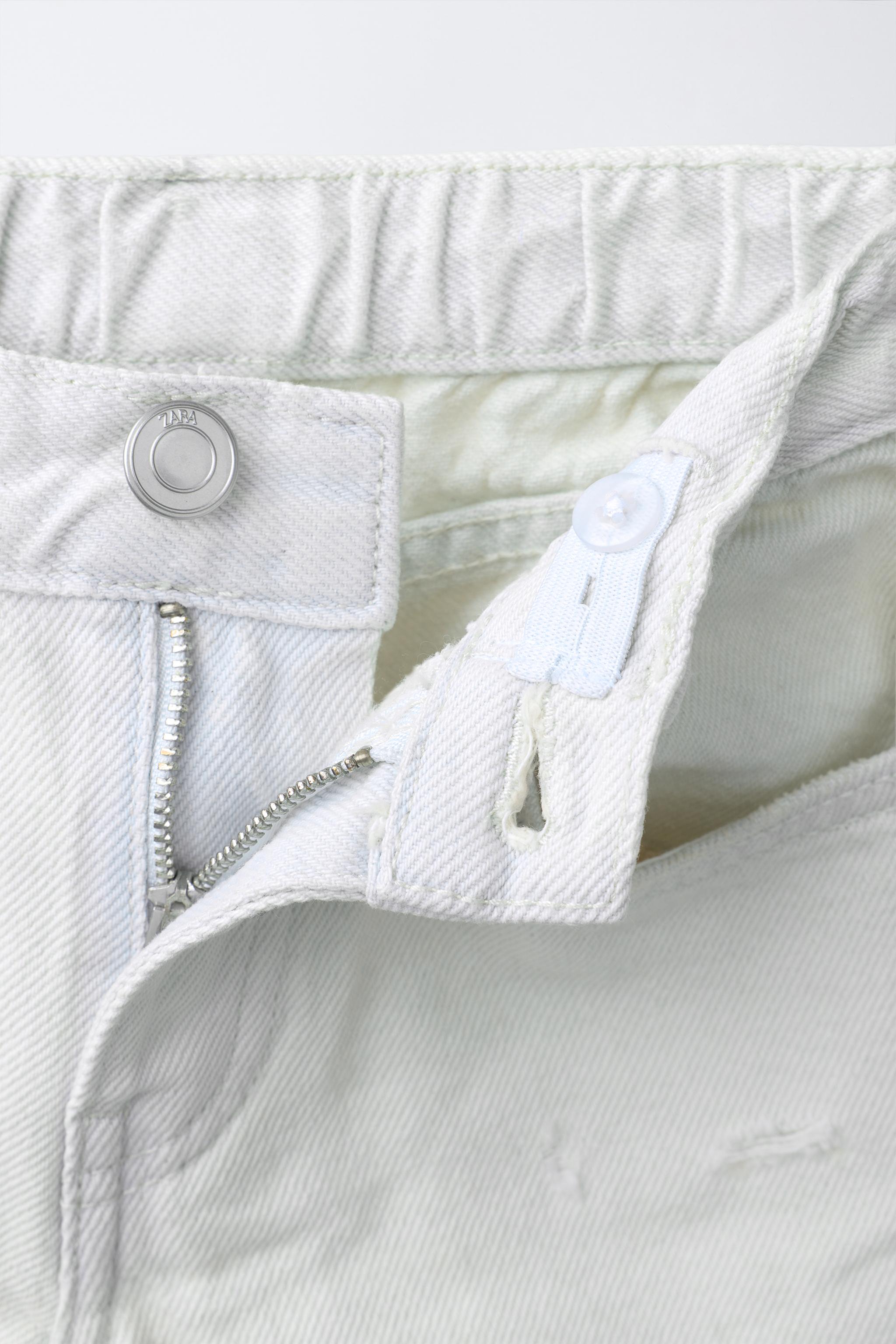 SHORT EN JEAN DÉCHIRÉ