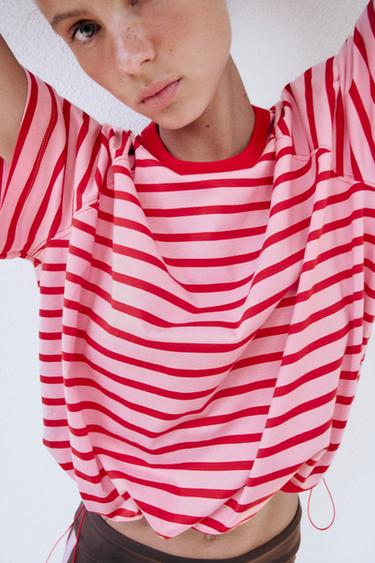 T-SHIRT À RAYURES AVEC STOPPERS - Rose de Zara